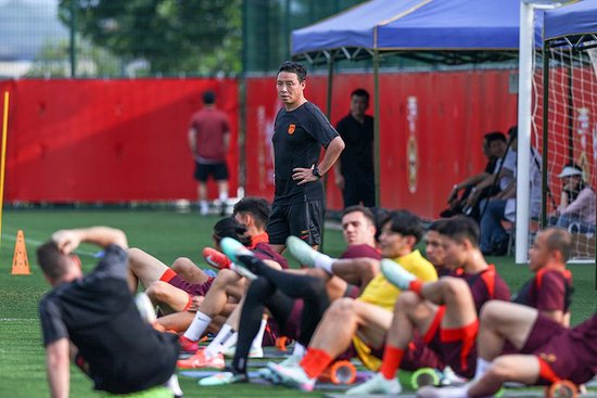 热门游戏更新内容引发玩家不满，官方回应